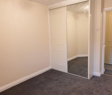 Gwern Avenue, Senghenydd, CAERPHILLY - Photo 2