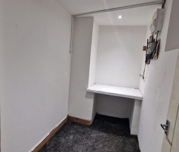 Church Hill, Eastborough, Dewsbury - Photo 6