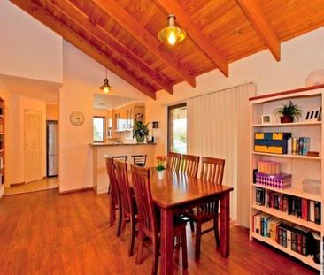 COMFORTABLE FAMILY LIVING IN A QUIET COURT LOCATION - Photo 1