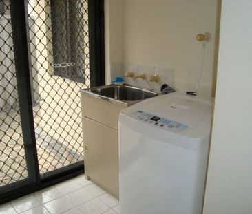 Nice Room In Nice House. FREE WIFI. Opposite Curtin Uni. - Photo 4