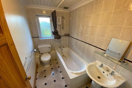 2 bedroom terraced house to rent - Photo 5