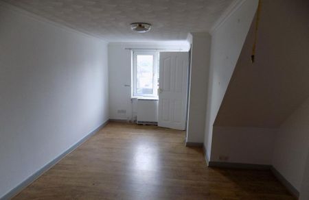 2 bedroom maisonette to rent - Photo 2