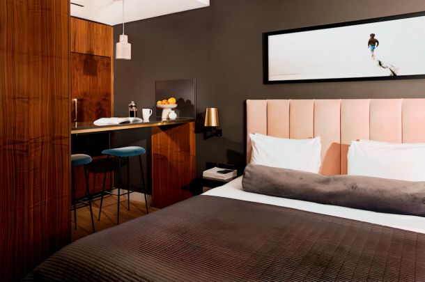 Deluxe Studio Apartment - Photo 1