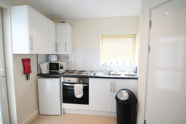 Studio to rent - Photo 1