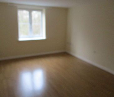 3 bedroom flat to rent - Photo 5