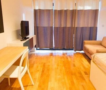 67 Newsome Road, Huddersfield, HD4 - Photo 3