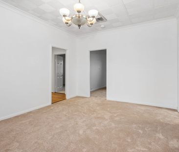 Beautifully renovated home perfectly positioned in the heart of town - Photo 1