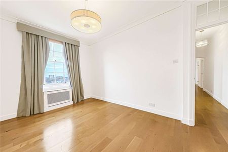 Spacious three bedroom apartment in the heart of St. John's Wood - Photo 5