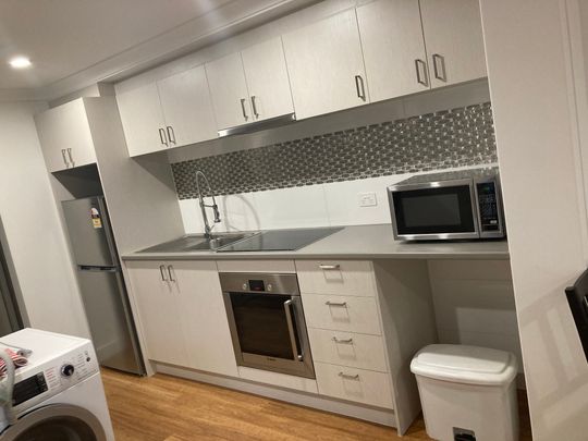 Keilor Park - Photo 1