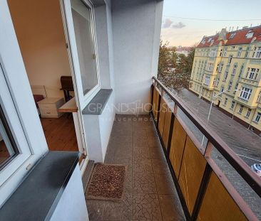 3 pokoje z balkonem i możliwością parkowania auta - Zdjęcie 1