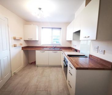 3 bedroom semi-detached house to rent - Photo 6