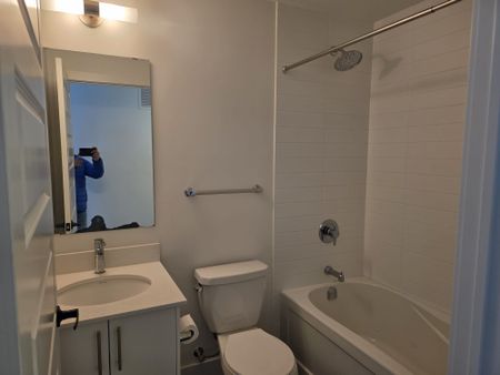 For Lease - 107 Roger Street Unit# 202, Waterloo, Ontario - Photo 5