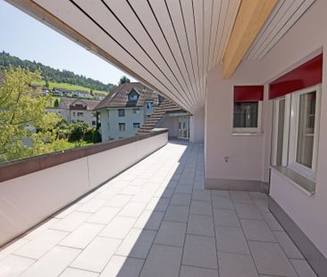 Schöne Dachwohnung mit grosszügiger Terrasse - Foto 1