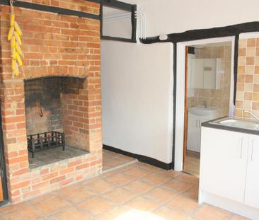 2 bedroom terraced house to rent - Photo 4