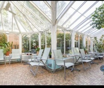 1 bedroom in a flat share to rent - Photo 1