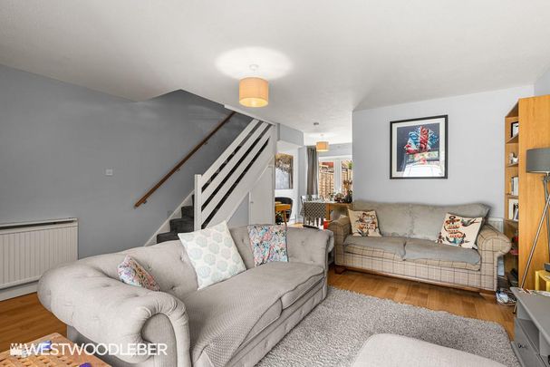 3 bedroom terraced house to rent - Photo 1