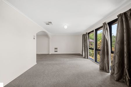 7 Phoenix Place, Giralang ACT 2617 - House For Rent | Domain - Photo 3