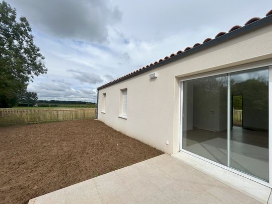 Location maison 4 pièces, 86.87m², Saint-Martial-de-Vitaterne - Photo 1