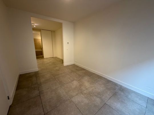 Gerenoveerde studio op het gelijkvloers. - Photo 1