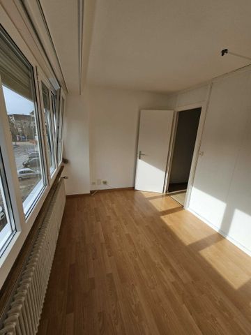 4 rooms on the 2nd floor in Delémont - Photo 3