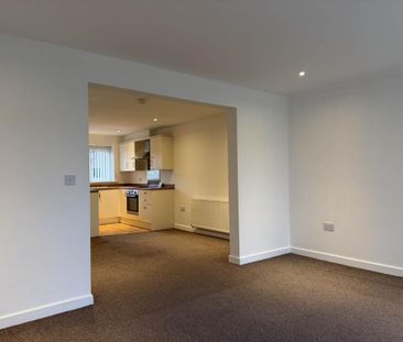 3 bedroom end of terrace house to rent - Photo 3