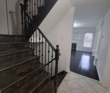 Detached Home For Lease | E8145156 - Photo 4