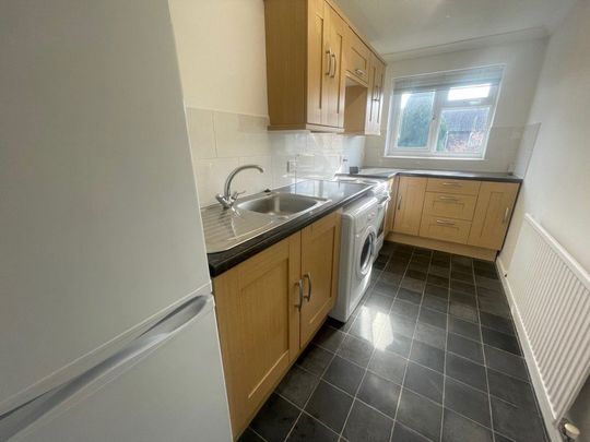 DIBDEN CLOSE, MUSCLIFF (P01205) - Photo 1