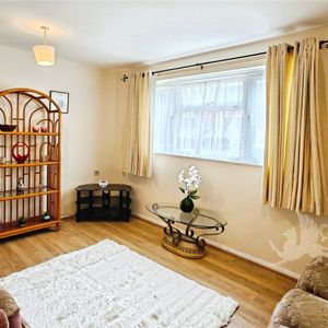 Barnwood Road, Guildford, Surrey, GU2 8JD - Photo 2