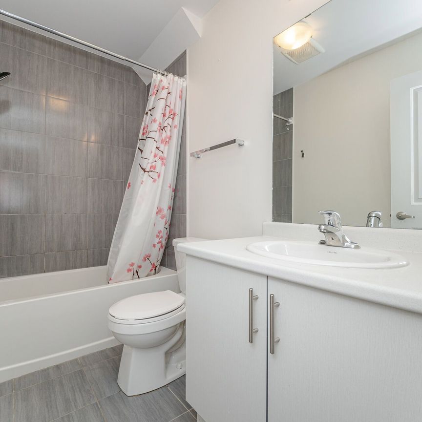 For Lease - 5 Ridgeside Lane, Hamilton, Ontario - Photo 1