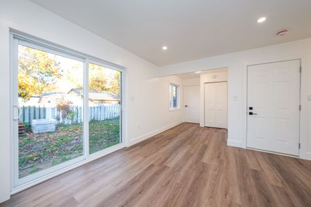 For Lease - 218 Ardross Street Unit# 1, North Middlesex, Ontario - Photo 3