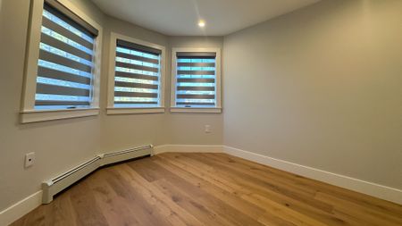 Executive Living: 4 Bedroom + Office Home W/ High End Finishes. Double Garage. - Photo 3