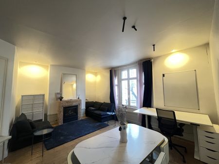 APPARTEMENT T2 MEUBLÉ AU COEUR DU CENTRE VILLE - Photo 2