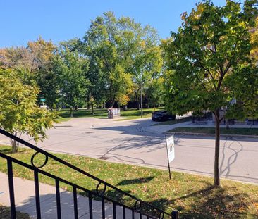 For Lease - 136 Galleria Pkwy N/A, Markham, Ontario - Photo 1
