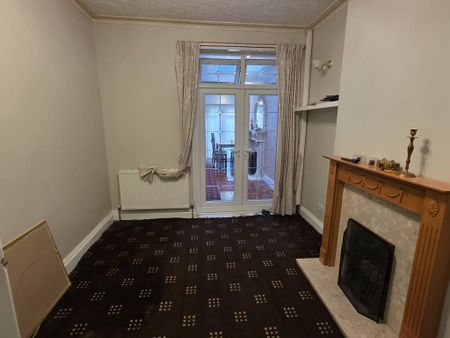 4 bedroom terraced house to rent - Photo 2