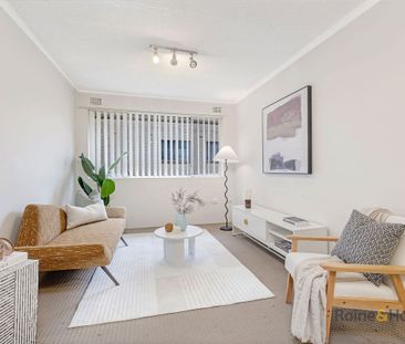 Renovated & Spacious Two-Bedroom Unit in Prime North Parramatta - Photo 1