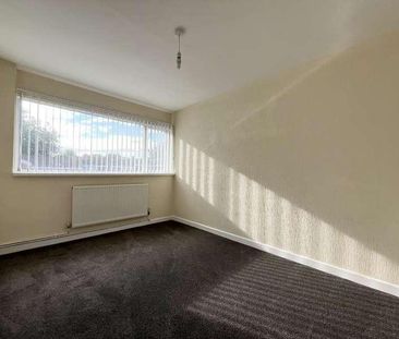 Broadfield Close, West Bromwich, West Midlands, B71 - Photo 1