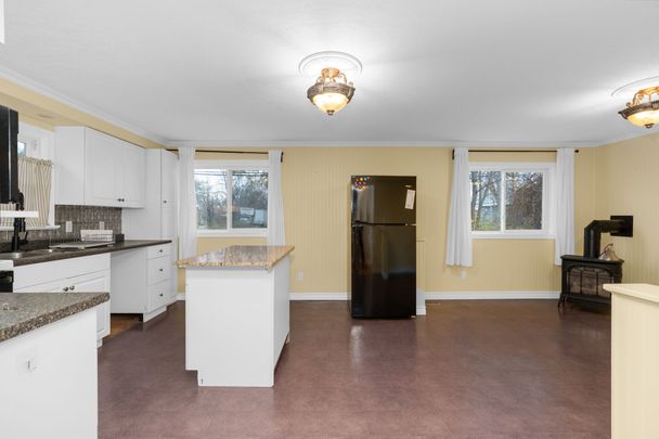 For Lease - 380 Gill Street, Orillia, Ontario - Photo 1