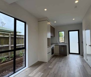 Easy Living in Māngere Bridge – The Gateway to Comfort and Convenience - Photo 1