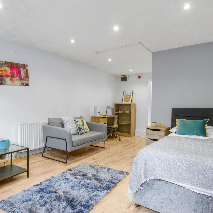 11 SPRING ROAD Leeds - LS6 1AD - Photo 1