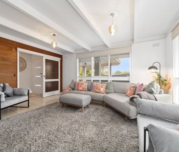 Charming beachside retreat- Fully Furnished! - Photo 1