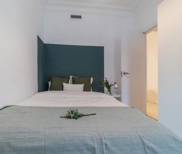 Calle de Santa Teresa, Madrid, Community of Madrid 28004 - Photo 3