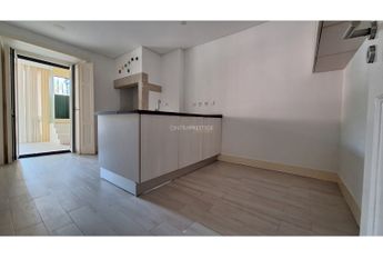 Apartamento T3+1 em Lisboa