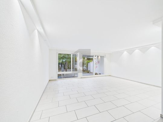 LIGHT, QUIET, FAMILY-FRIENDLY - Photo 1