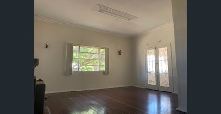 Older style character home, fantastic location! - Photo 2