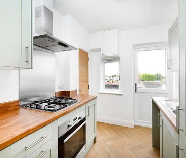 3 bedroom apartment to rent - Photo 1