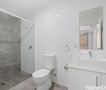 Stylish Apartment in Prime Gosford Location - Photo 2