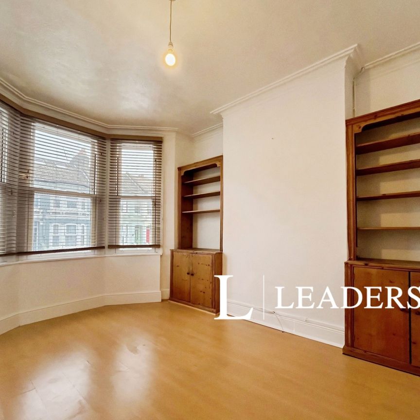 2 bedroom maisonette to rent Cowper Street, Hove, East Sussex, BN3 - Photo 1