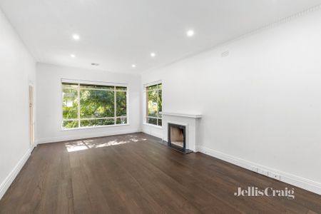 4/10 Hopetoun Rd, Toorak - Photo 2