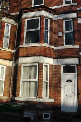 Lenton Boulevard – 5 Bed - Photo 1