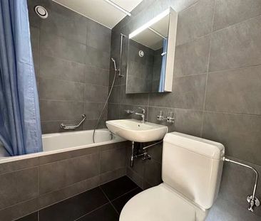 Studio au 5ème étage avec balcon - Photo 4